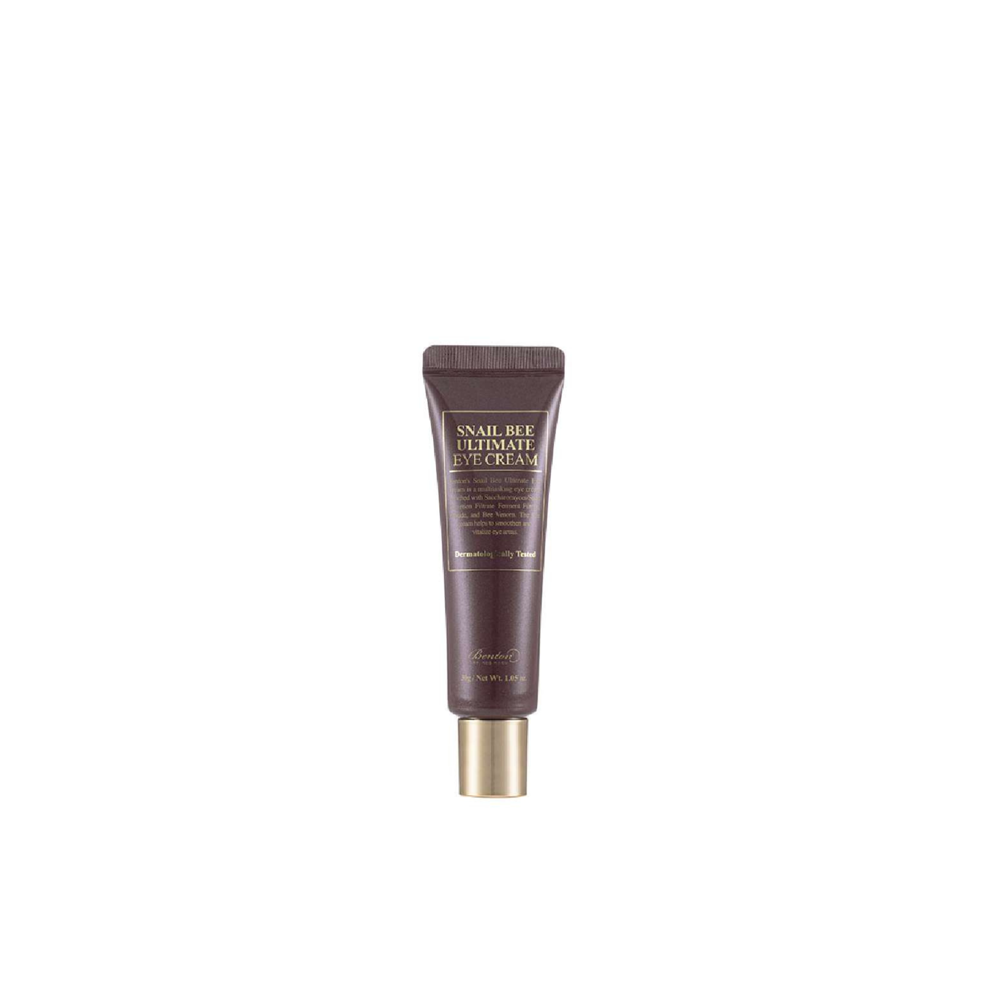 Tube Benton Snail Bee Ultimate Eye Cream mit braunem Körper und goldener Kappe, zentriert auf weißem Hintergrund.
