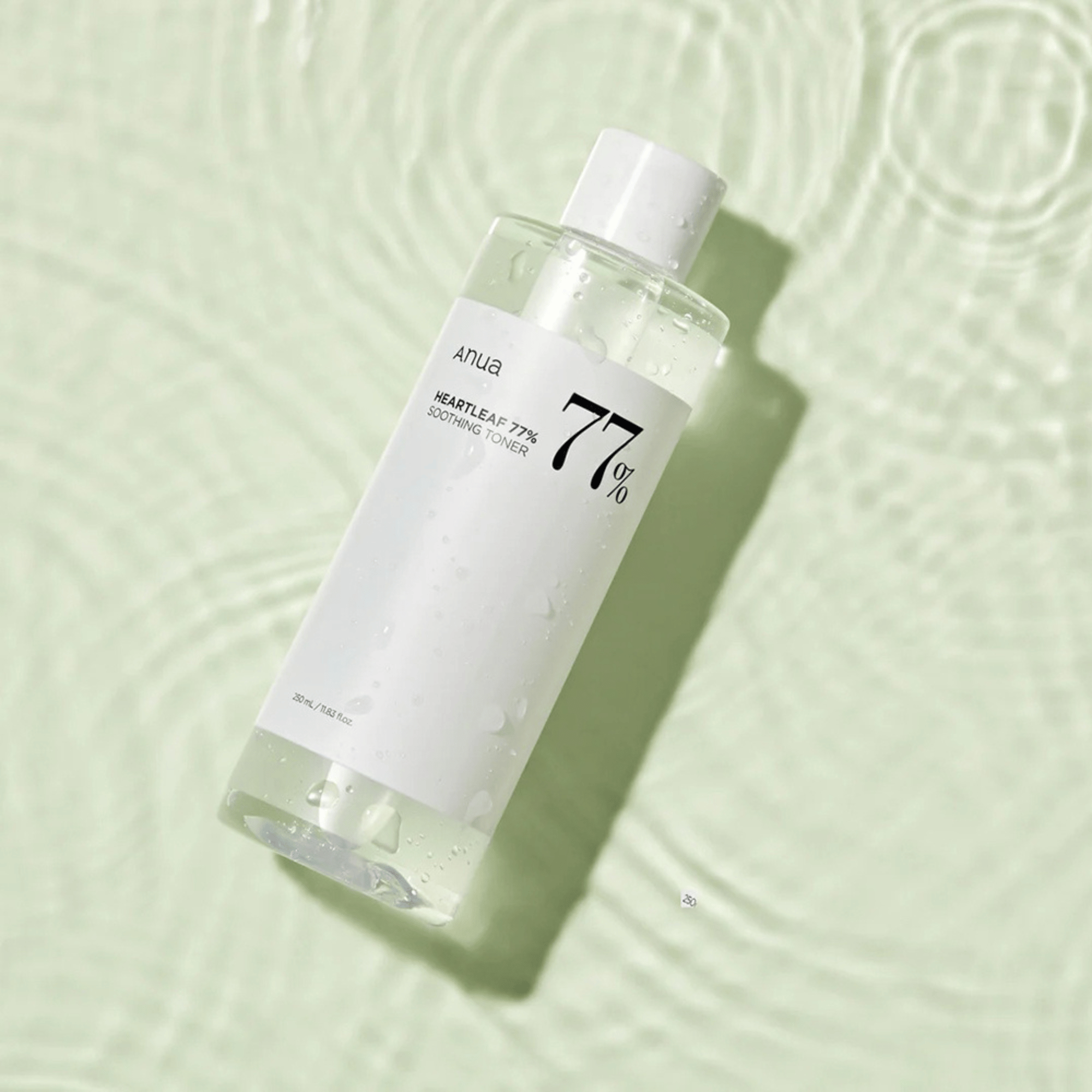 Der Toner von Anua in einer Wasseroptik, die Frische und Leichtigkeit vermittelt – korean skincare auf den Punkt gebracht.