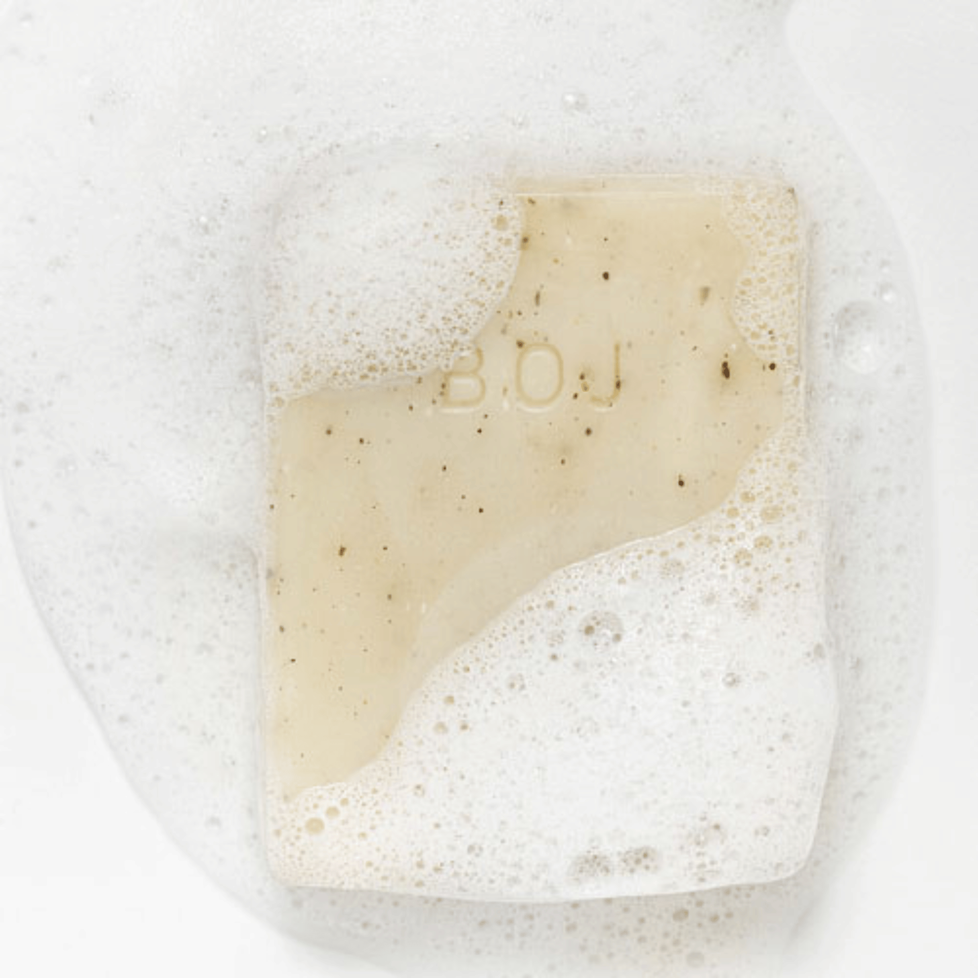Schaumige weiße Textur des Beauty of Joseon Low PH Rice cleansing bar