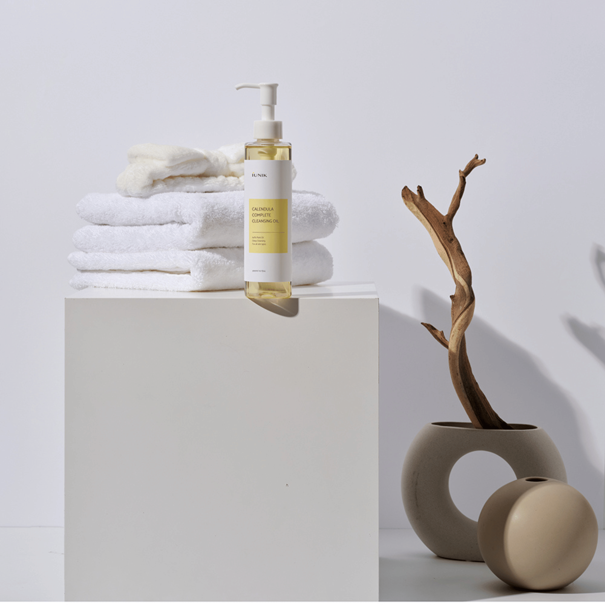 iUNIK Calendula Complete Cleansing Oil 200ml - cosmadic