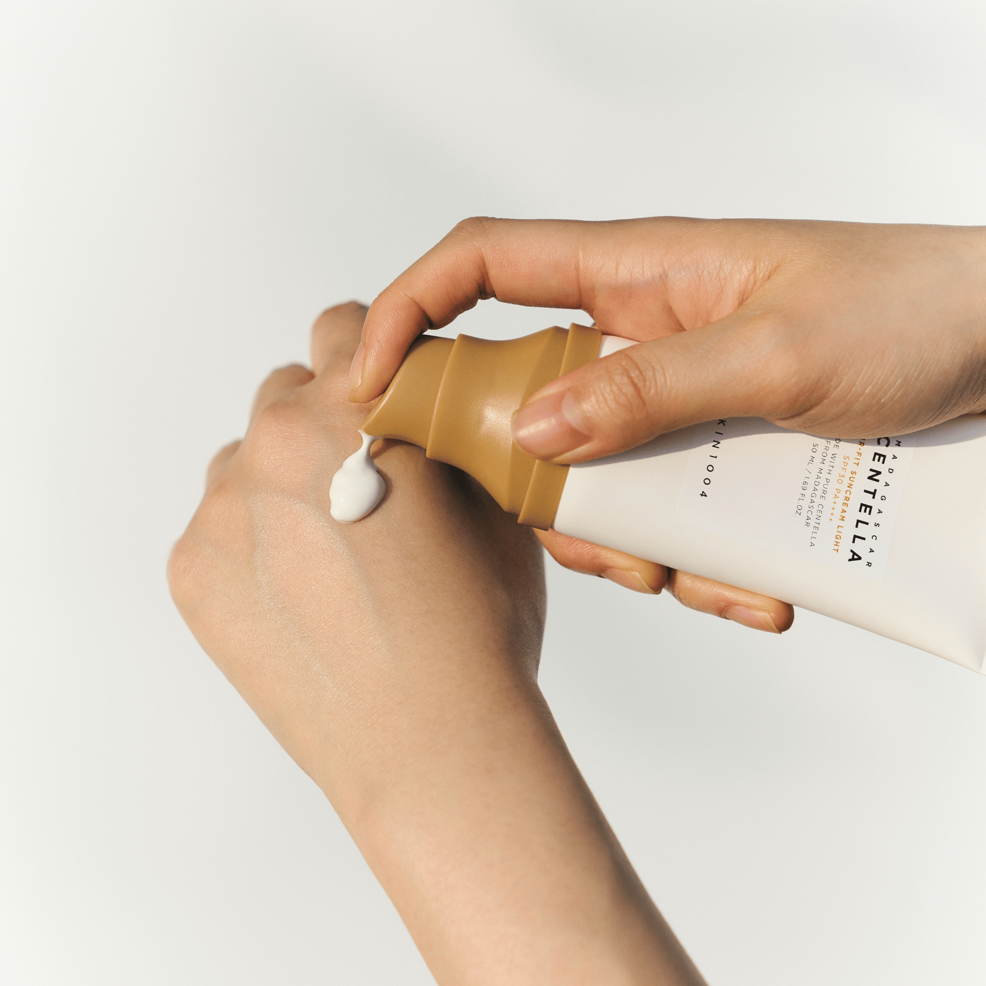 Skin1004 Madagascar Centella Air-Fit Suncream Light SPF30 PA++++ 50ml - cosmadic